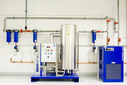 Oberflächenreinigung bei HELLA Oberflächenreinigung bei HELLA